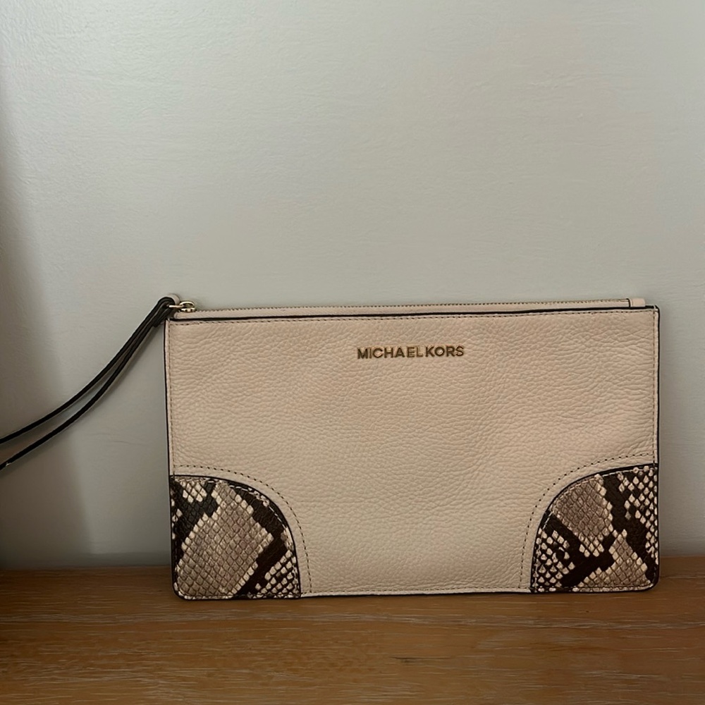 Michael Kors Wristlet